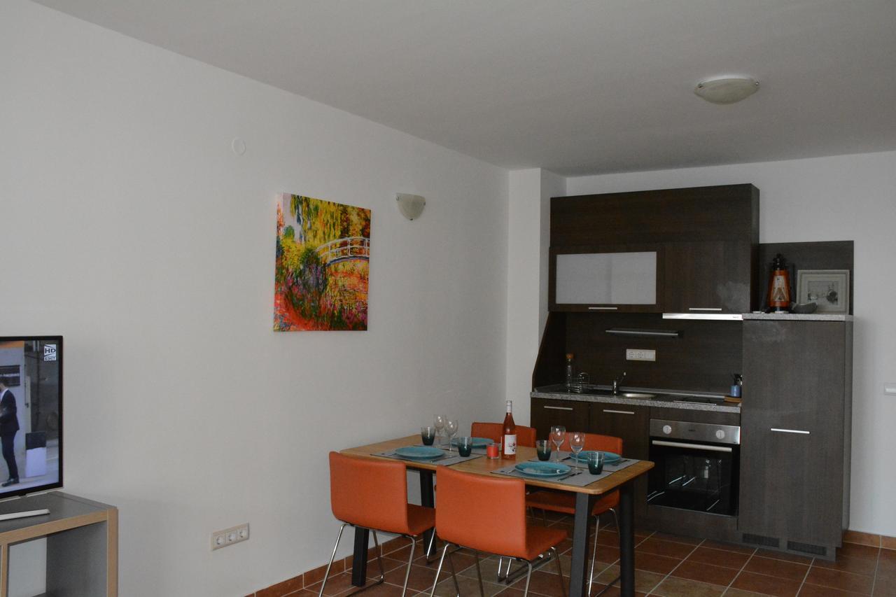 פומורי Apartments Helios מראה חיצוני תמונה