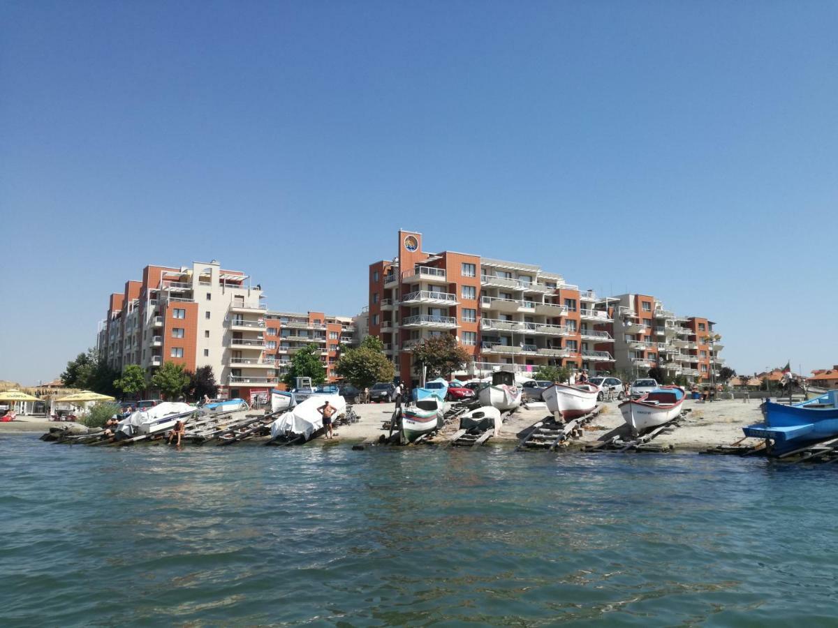 פומורי Apartments Helios מראה חיצוני תמונה